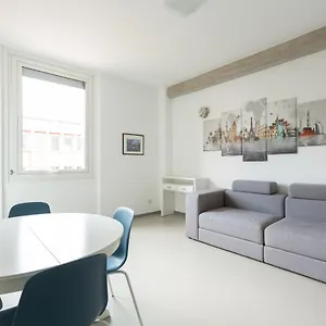 Porta Nuova Bright And Stylish Flat , Milan Italy